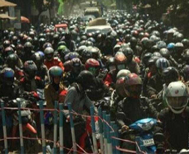 Kemacetan, Penjualan Sepeda Motor Ditertibkan