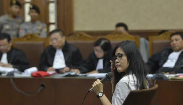 Arahan Kuasa Hukum Bikin Jessica Tenang Hadapi Jaksa