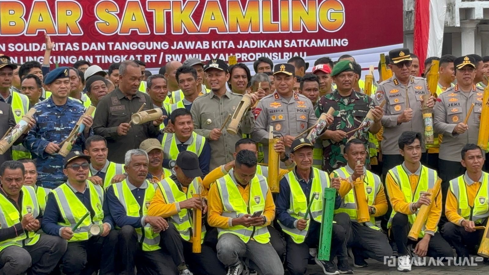 Apel Akbar Satkamling di Pekanbaru, Kapolda Riau: Wujud Sinergi Polisi dan Masyarakat untuk Keamanan