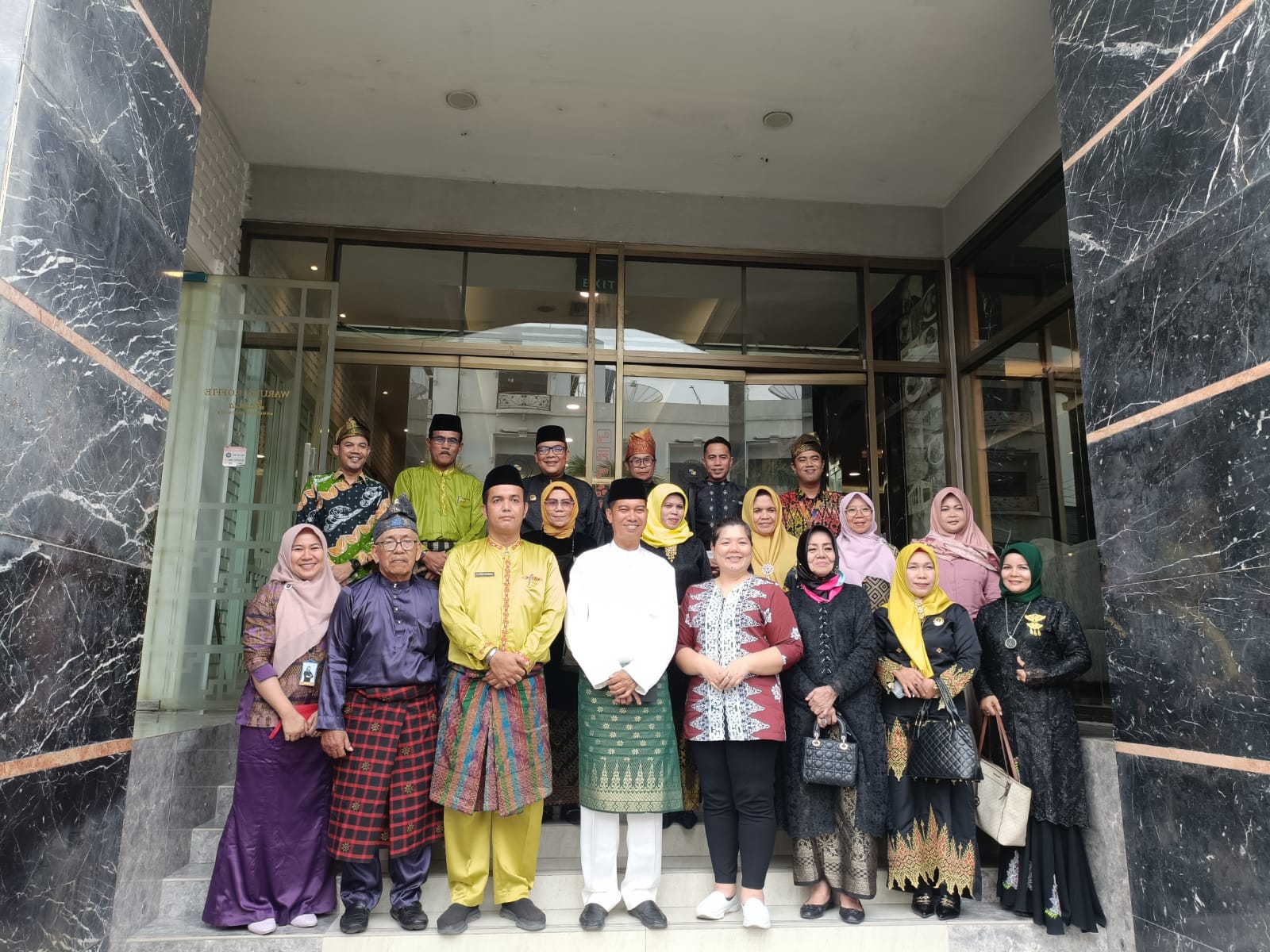 Kolaborasi Budaya: Pimpinan Mall Pekanbaru dan LAMR Kota Bersinergi di HUT Ke-XX Mall