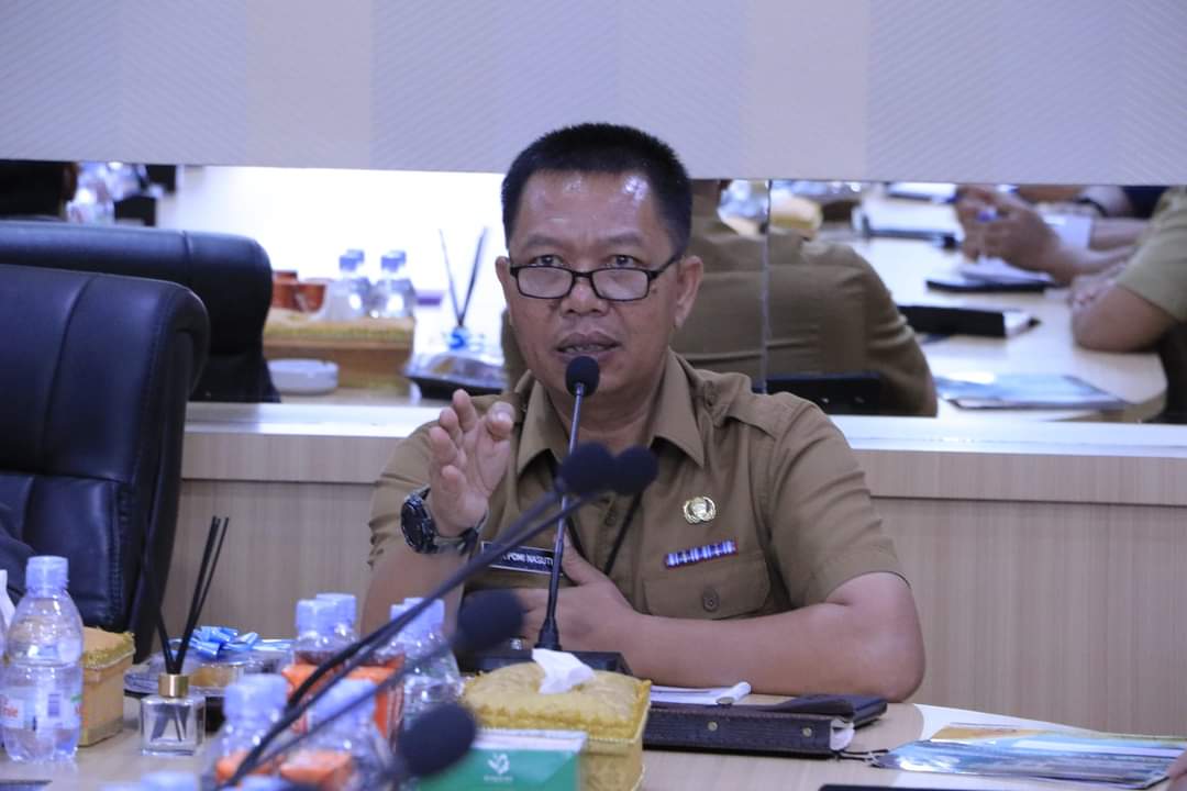 Hanya 6 Perusahaan Punya Izin, Tiang Kabel Optik Tak Beraturan Ditertibkan