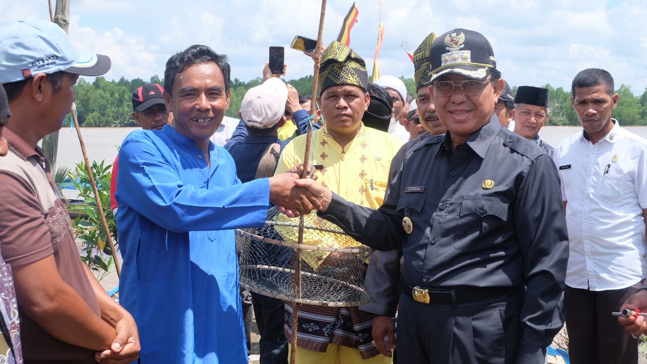 Nelayan Sungai Undan Terima 13 Kapal Motor Dan Ratusan Alat Tangkap