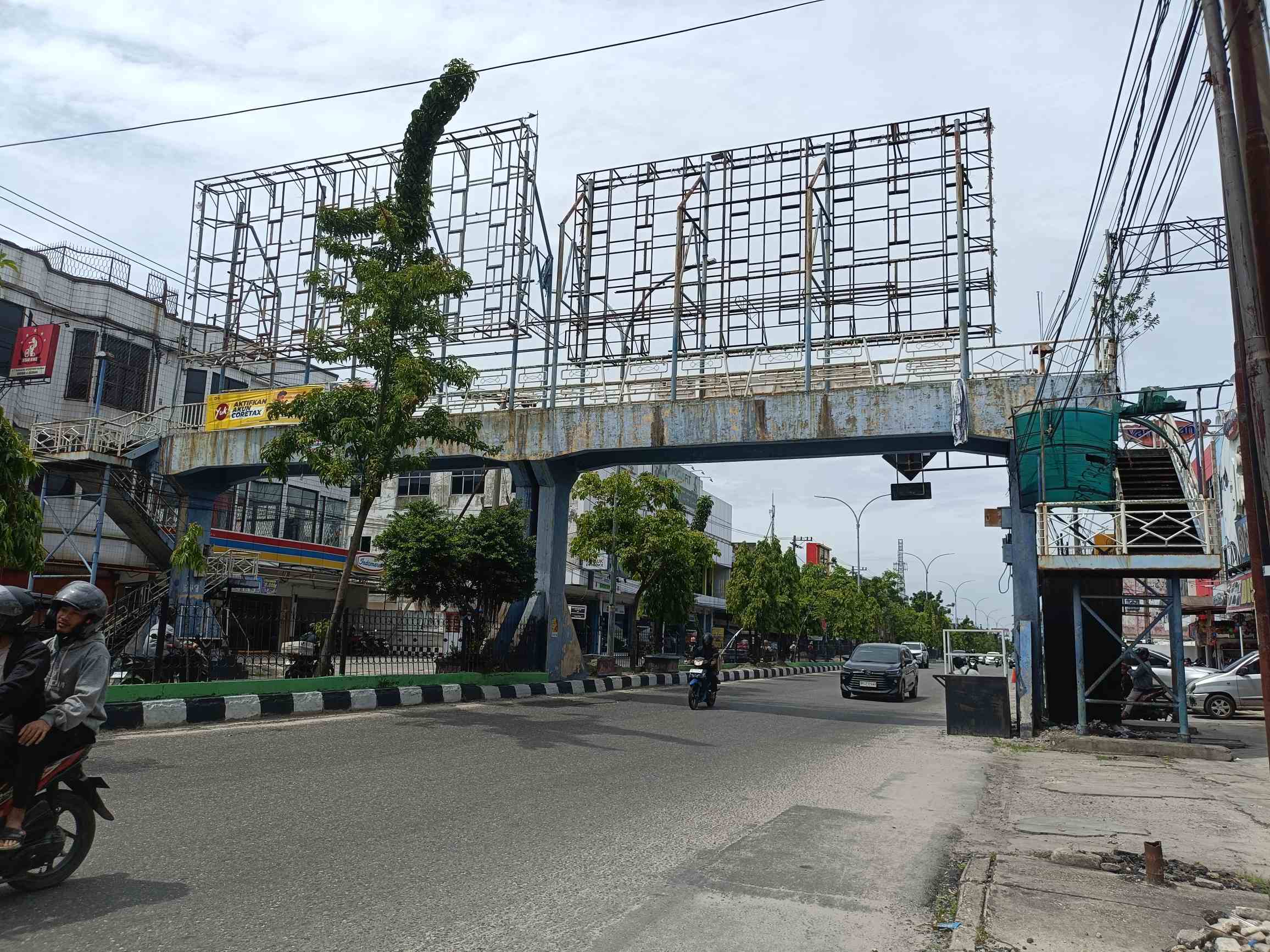 Dua JPO di Jalan Sudirman Jadi Sasaran Pembongkaran Pemko Pekanbaru