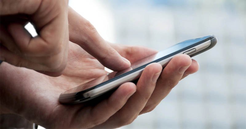 Menurut Studi, Kecanduan Main Smartphone Bikin Otak Tak Seimbang