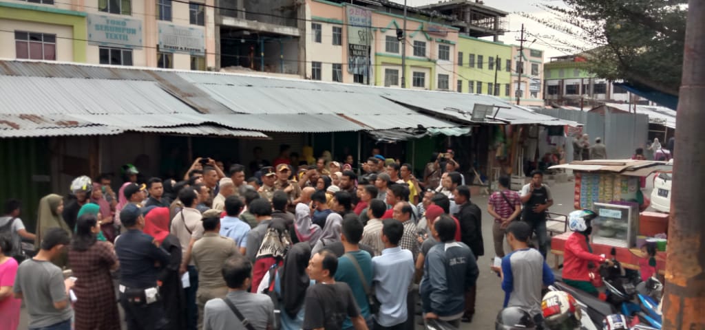 Didatangi Satpol Jelang TPS Dibongkar, Pedagang STC Minta Dispensasi