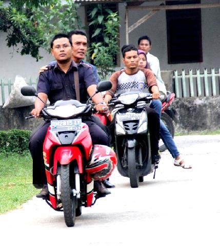 Anggota Dewan Pekanbaru Ini Tak Takut Kabut Asap, Tetap Pilih Naik Sepeda Motor