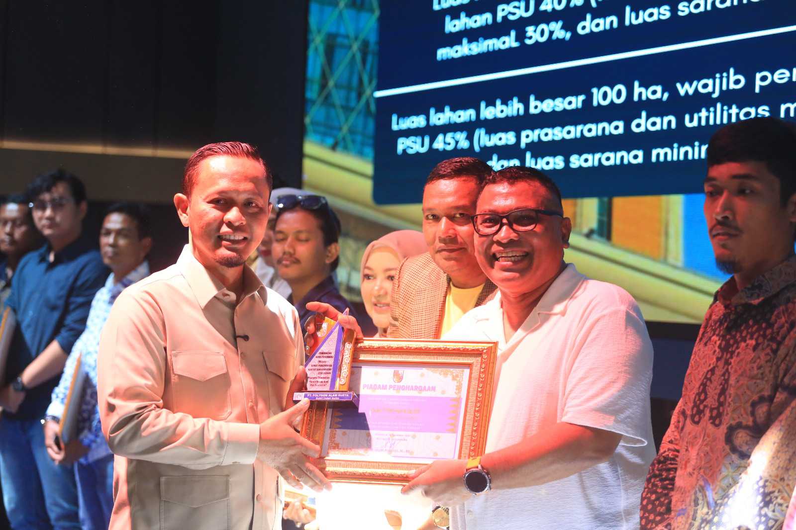 Pemko Pekanbaru Terima PSU dari 16 Developer