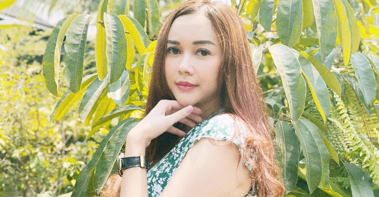 Aura Kasih, Semobil Dengan Ariel