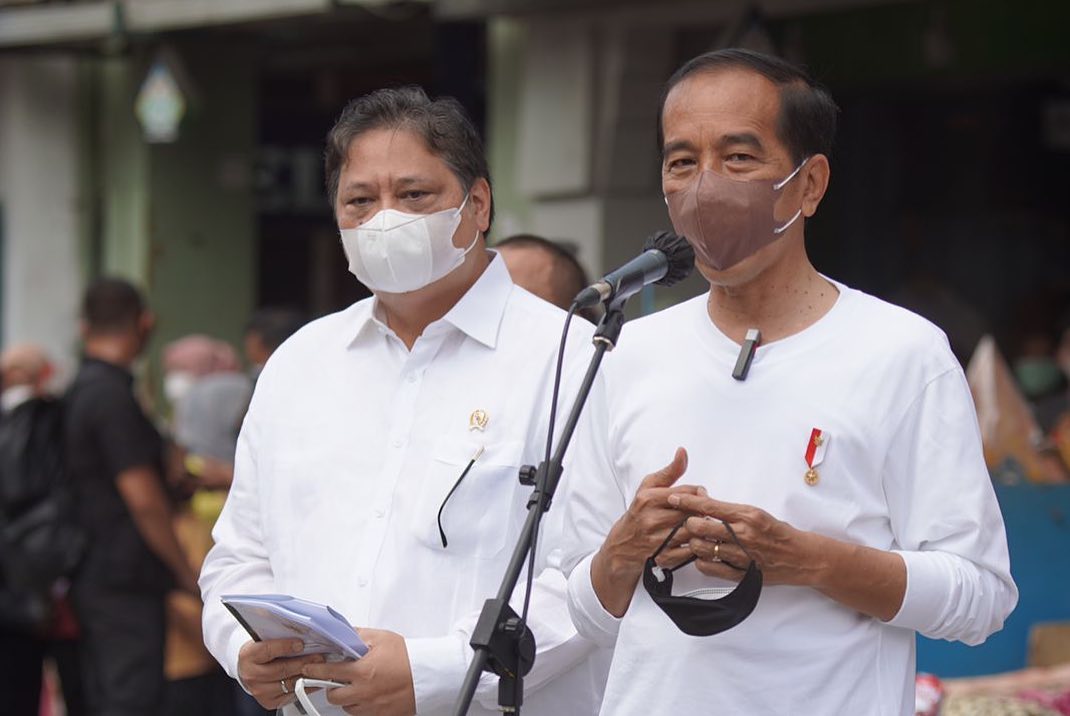Jokowi Senangi Airlangga Maju Capres 2024, Pengamat: Kinerja Ekonomi Jadi Alasan