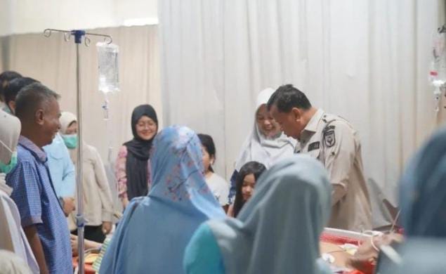 Kunjungi RSUD Teluk Kuantan, Bupati Suhardiman Komitmen Tingkatkan Pelayanan Kesehatan