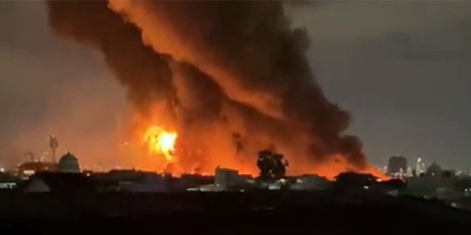 Suasana Mencekam saat Kebakaran Depo Pertamina Plumpang