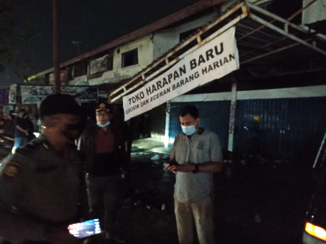 Diduga Ini Penyebab Terbakarnya Ruko di Jalan Paus Pekanbaru Tadi Malam
