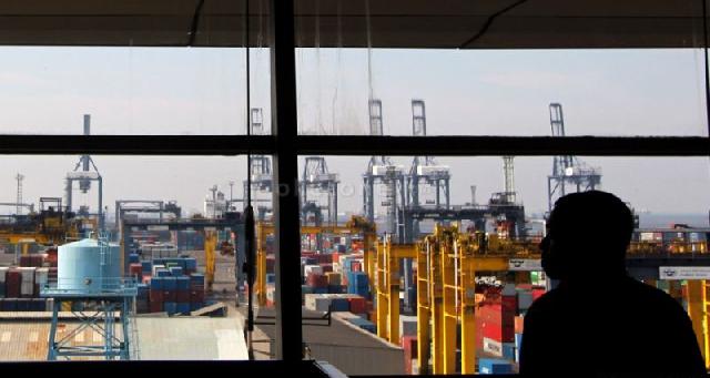 Volume Bongkar Muat Kapal di Belawan Turun