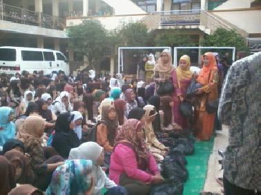 SMK PGRI Pekanbaru Santuni Anak Yatim dan Fakir Miskin