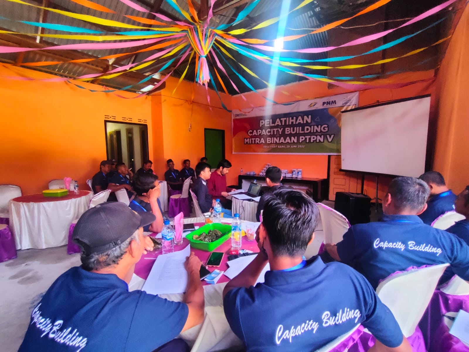 Sinergi PTPN V-PNM Perkuat UMKM Kampung Ayam Pedaging Kampar