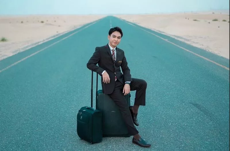 Curhat Pramugara Ganteng Korban PHK: Aku Harus Pulang ke Indonesia!