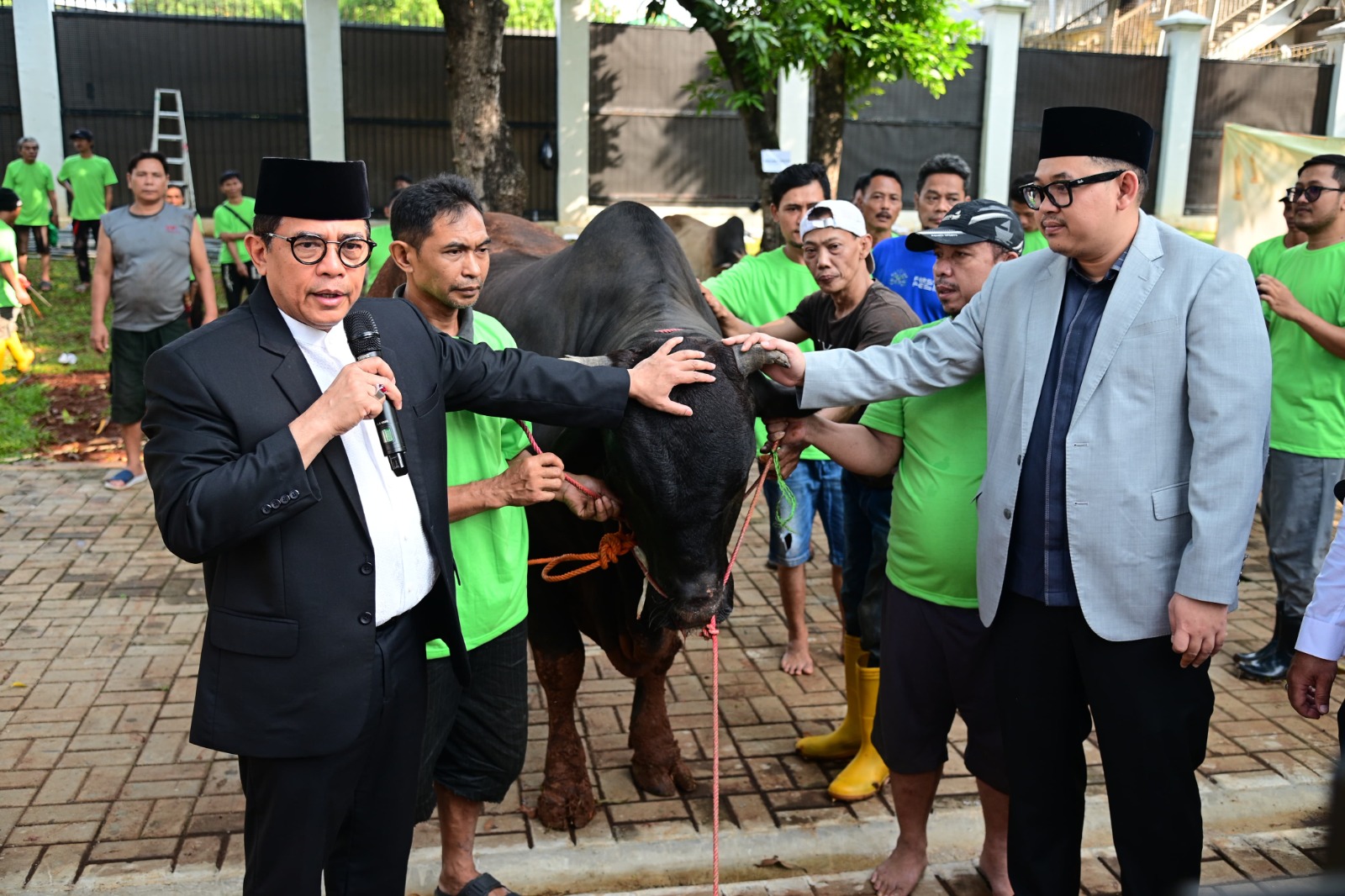 Sekjen DPR : Jumlah Hewan Kurban Meningkat, Semangat Berbagi di Parlemen Terus Tumbuh