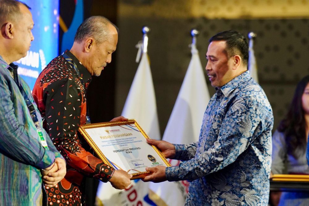 Pemprov Riau Raih Penghargaan Predikat Kepatuhan Penyelenggaraan Pelayanan Publik 2024