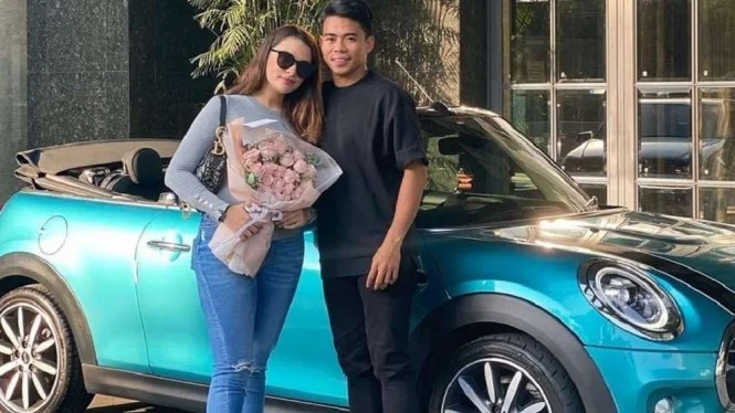 Wah! Bek Timnas U-23 Kasih Kado Pacar Mobil Rp1 Miliar