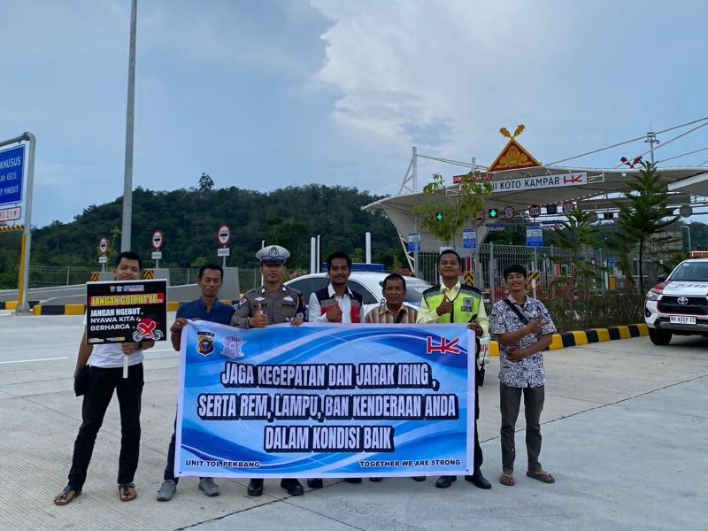 Sat PJR Polda Riau Intensif Patroli Tol, Jaga Kamseltibcar Lantas dan Sosialisasi Pilkada Damai 2024