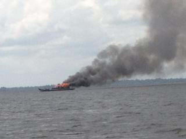 Kapal Nelayan Malaysia Di Bakar Di Bengkalis