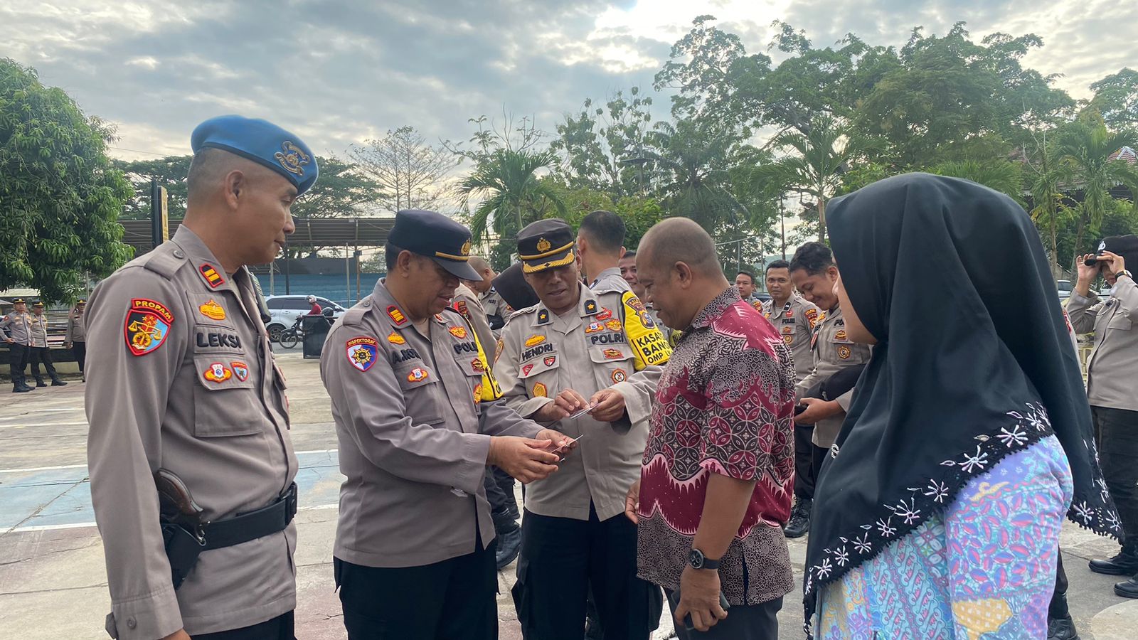 Jaga Netralitas Pilkada, Propam Polres Inhu Cek HP hingga Penampilan Personel