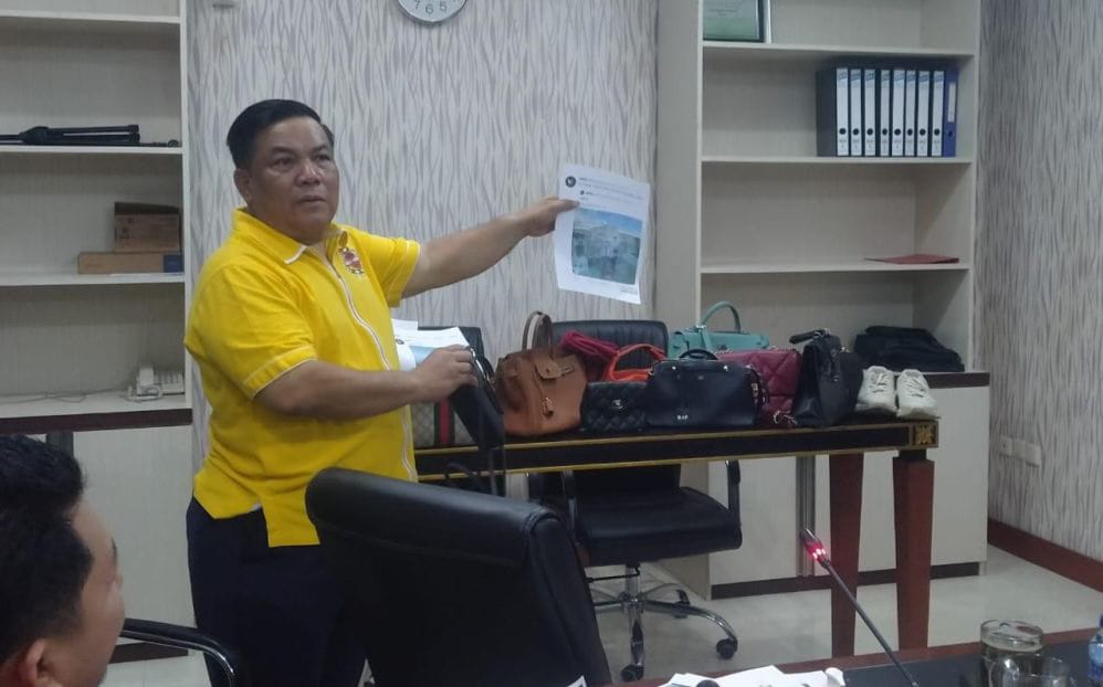 Klarifikasi Sekdaprov Riau terkait Foto Viral di Medsos : Itu Foto Lama