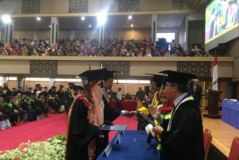 Soal Cadar, IAIN Bukittinggi Semestinya tak Atur Keyakinan