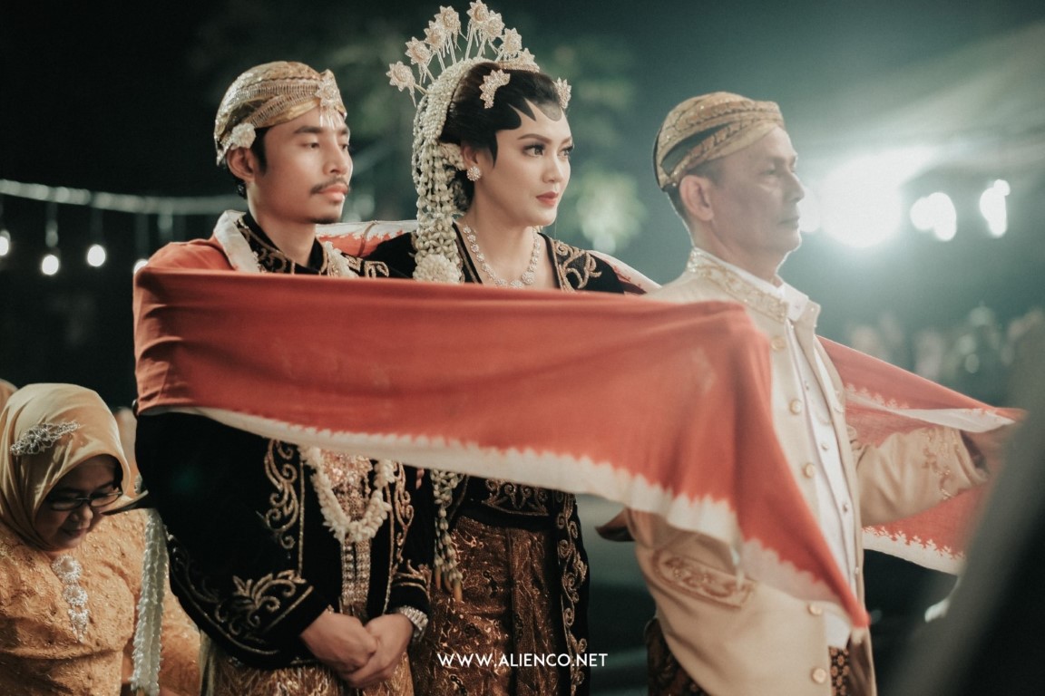 Untuk Putriku, Jangan Pernah Menangisi Lelaki Yang Tak Tepat