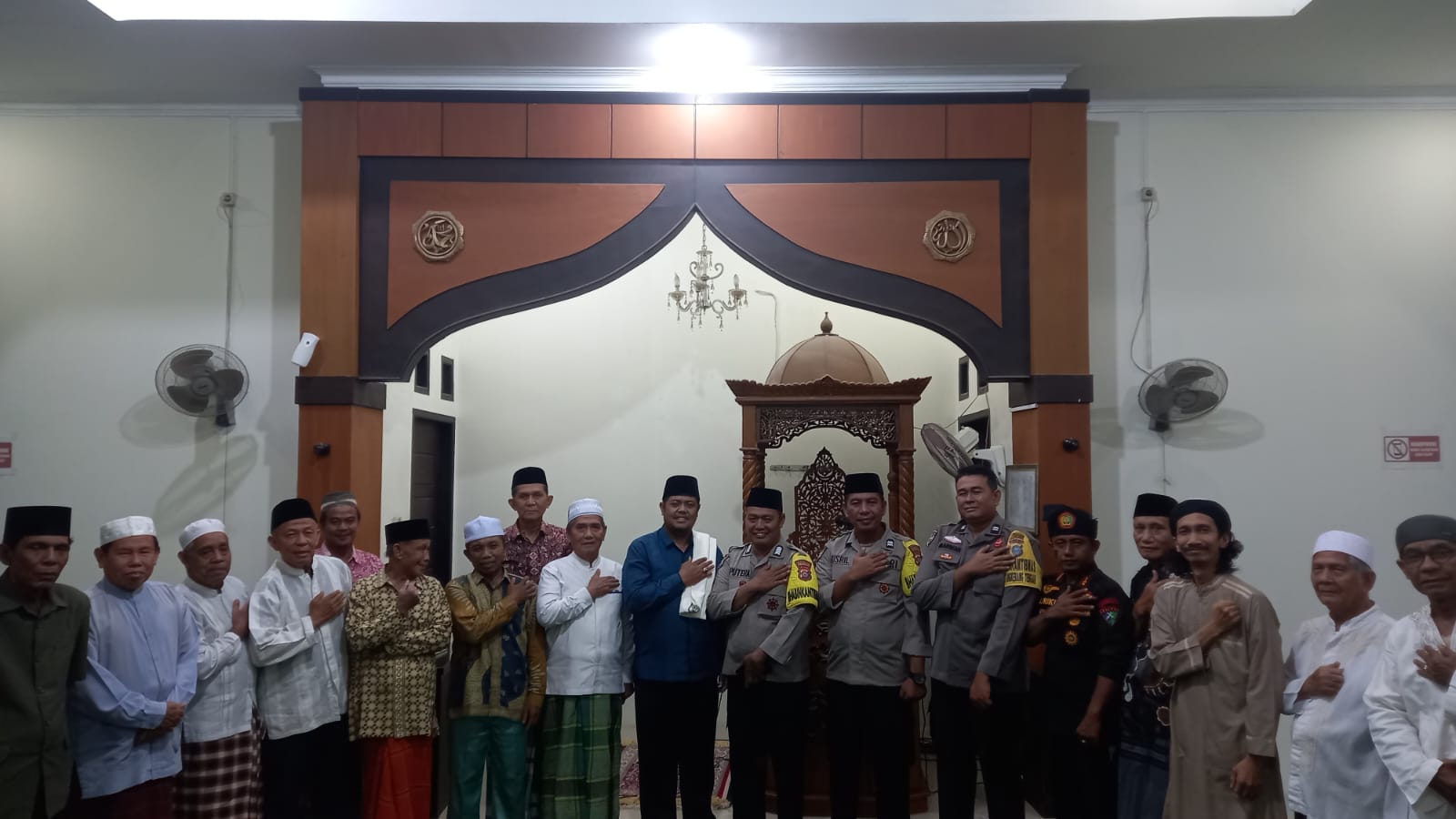 Polsek Bukit Raya Ajak Masyarakat Sambut Pemilu Damai Melalui Gelar Dialog