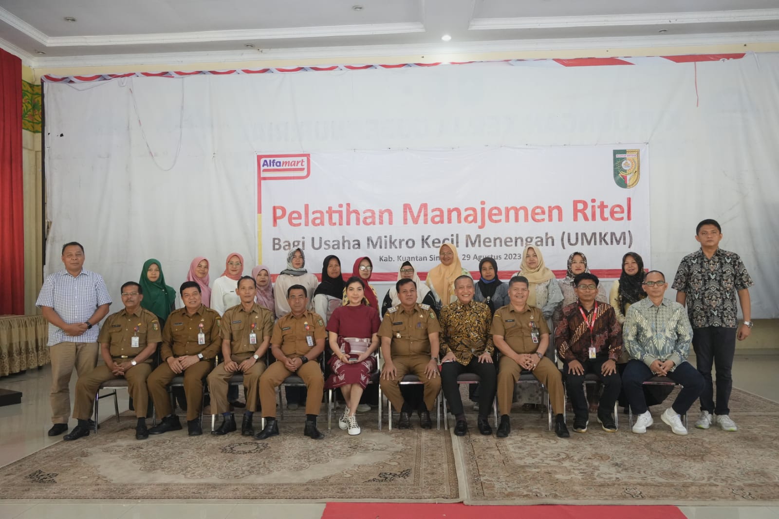 Buka Pelatihan UMKM, Bupati Minta Alfamart Lindungi Pengusaha Lokal