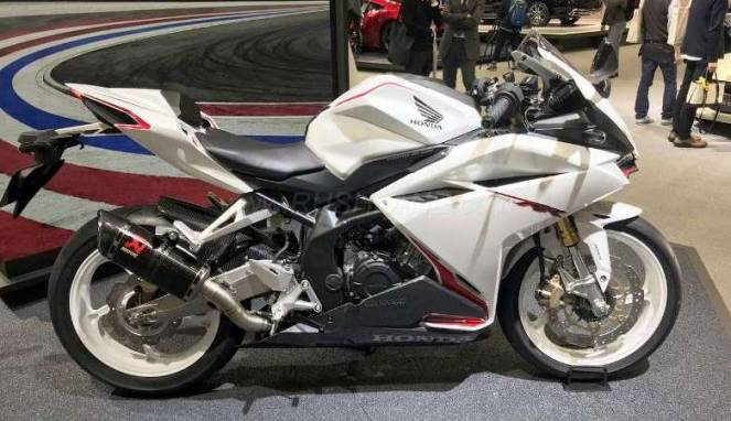 Kerennya Honda CBR250RR Berkelir Putih