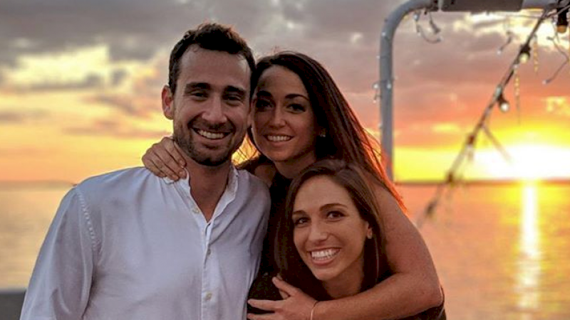 Wah.. Tinggal Serumah, Pasangan Suami-Istri Ini Punya ‘Pacar Bersama’