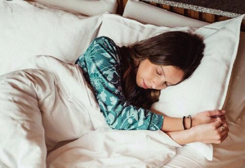 Ini 3 Posisi Tidur Ini Bisa Pengaruhi Kecantikan Kulit