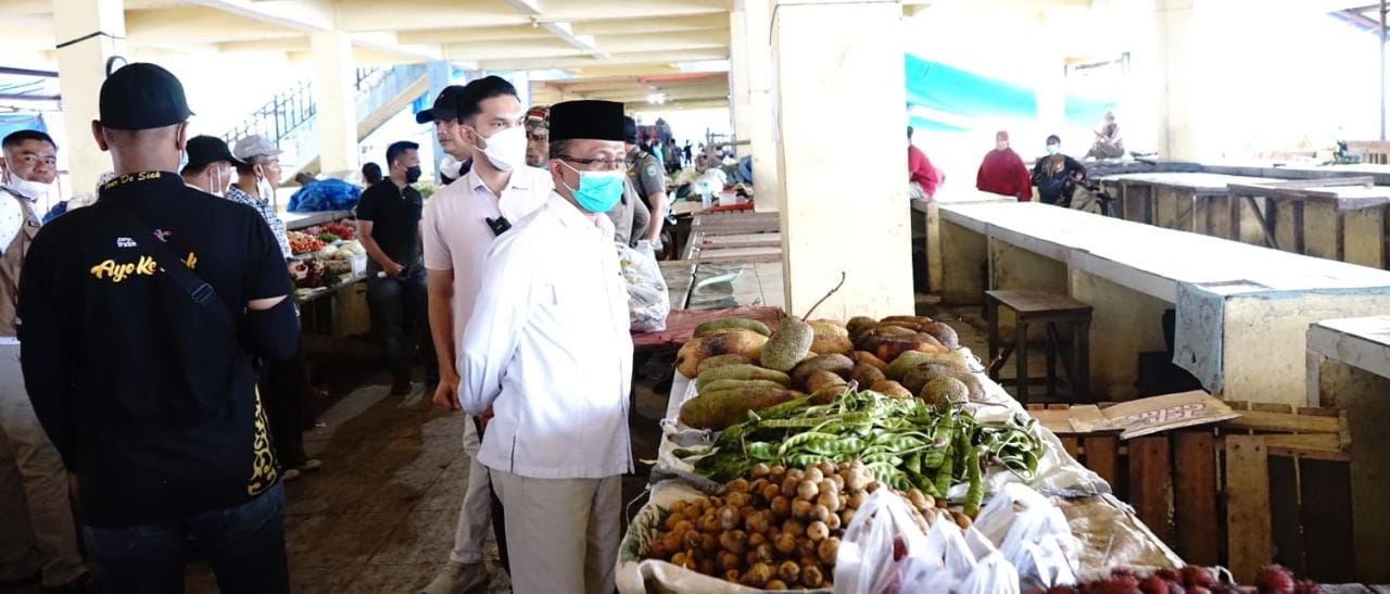 Pantau Sejumlah Tempat, Sekda Siak Minta  Rumah Makan dan Pasar Terapkan Prokes Ketat