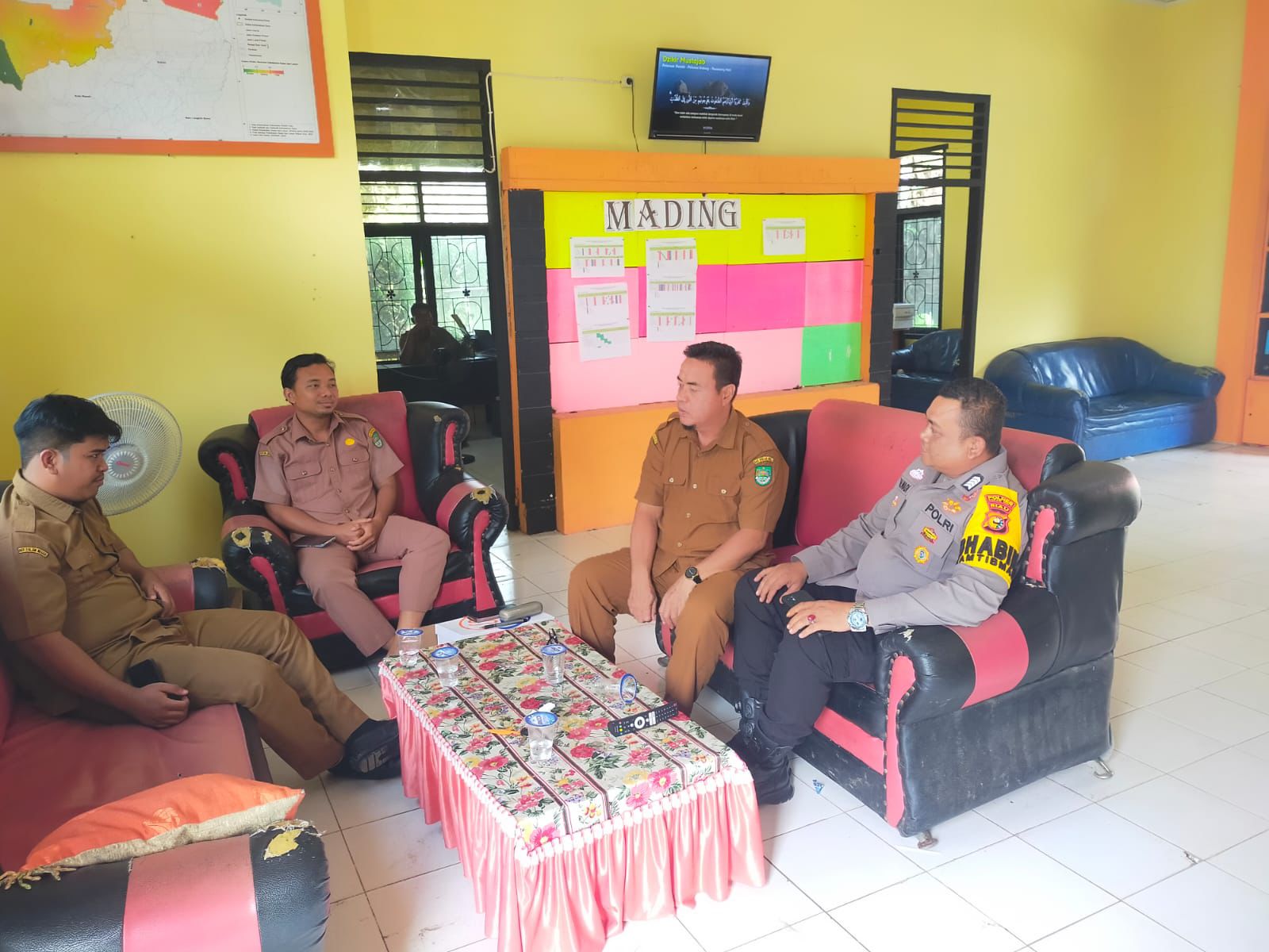 OMP-LK24-Polsek Kabun Gelar Kegiatan Cooling System Pasca Pilkada Serentak 2024 Di Desa Aliantan