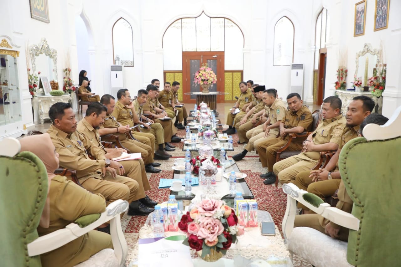 Pematokan Lahan oleh Satgas PKH, Bupati Kasmarni Ambil Sikap