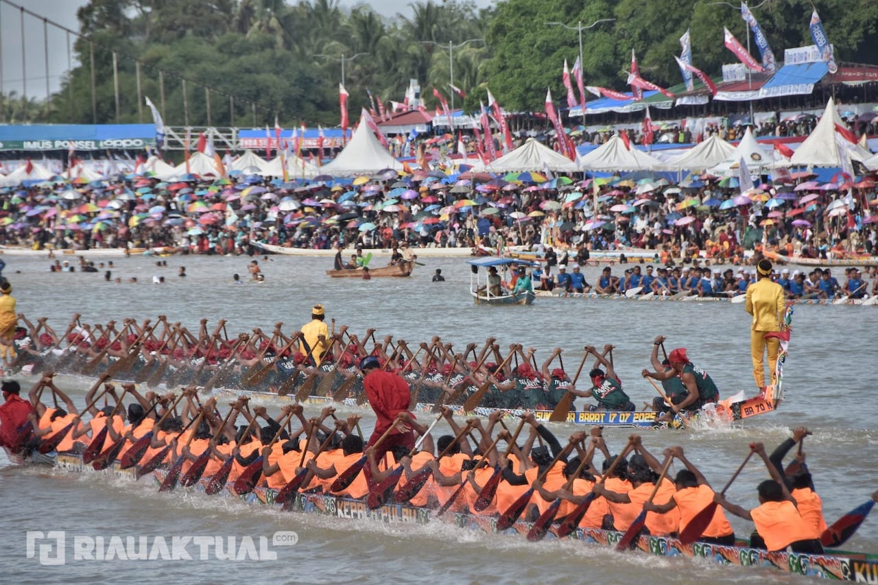 Deretan Foto Babak Penyisihan Festival Pacu Jalur 2025 di Sungai Kuantan