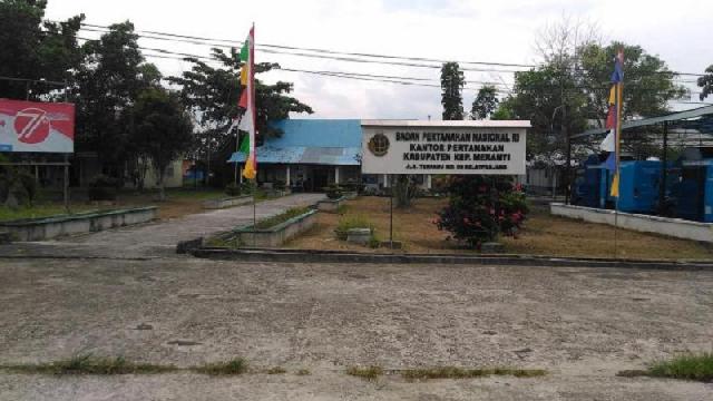 PNS BPN Meranti Banyak yang Tak Ngantor, Pelayanan Menjadi Lumpuh