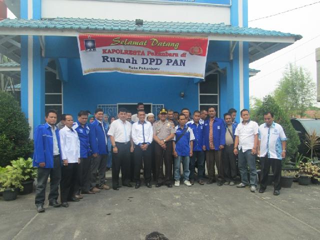 Kader PAN Pekanbaru Dapat Kartu Nama Kapolresta