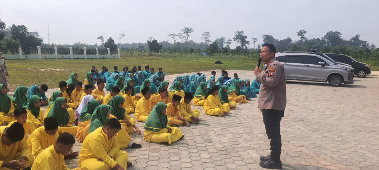 Cooling System di SMA 1 Pantai, Ipda Riko Sosialisasi dan Silaturahmi ke Pemilih Pemula