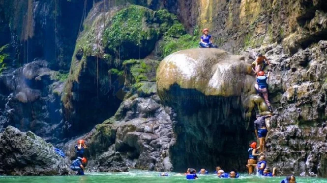 Indahnya Green Canyon Pangandaran, Ada Hujan Abadi!
