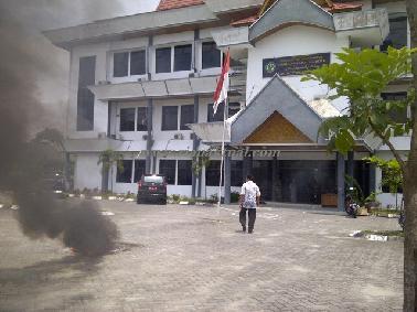 Minta Dekan Fakultas Ushuludin Mundur, Mahasiswa UIN Suska Riau Demo