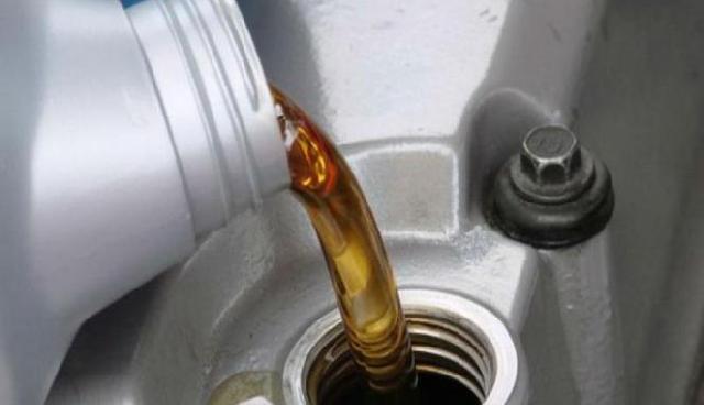 Mobil Jarang Dipakai, Oli Tetap Wajib Diganti