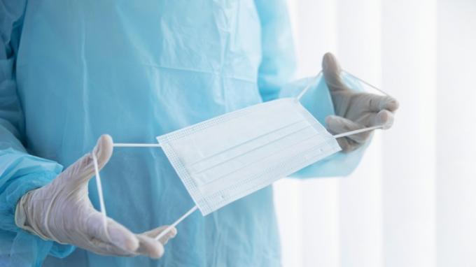 Cegah Kematian Saat Isoman, Ini yang Perlu Dilakukan