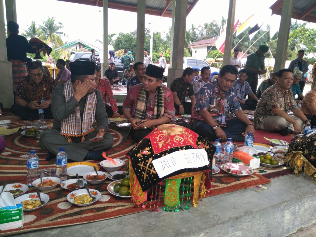 Bupati Mursini Hadiri Syukuran Nagori Desa Tanjung Pauh