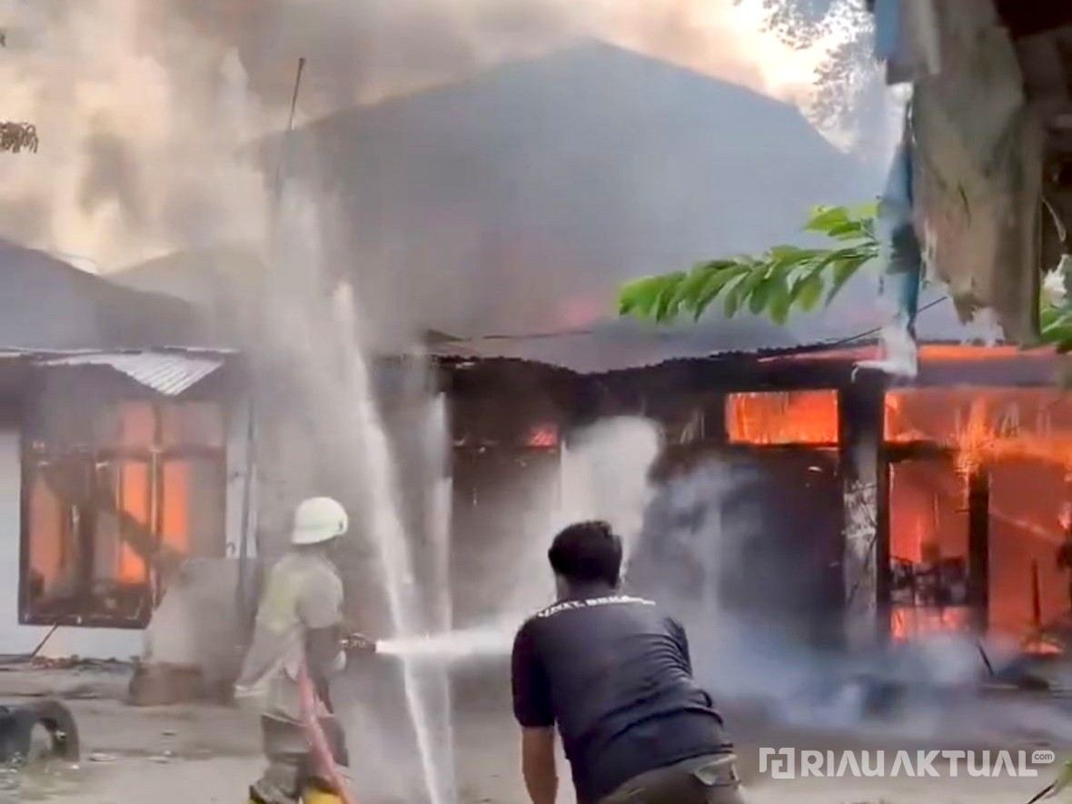 Empat Rumah dan Enam Motor Ludes Terbakar di Pekanbaru