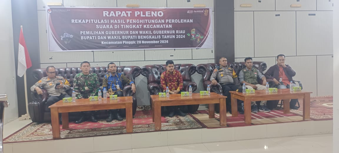 Rapat Pleno Terbuka Rekapitulasi Hasil Penghitungan Suara di Kecamatan Pinggir Berjalan Aman