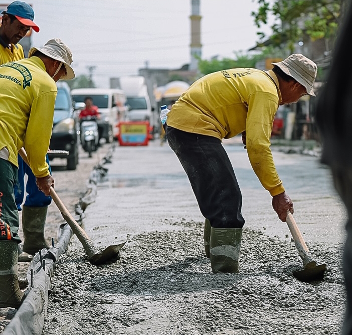 Pemko Pekanbaru Perbaiki Jalan Dharma Bakti, Dilapisi Beton Sepanjang 70 Meter