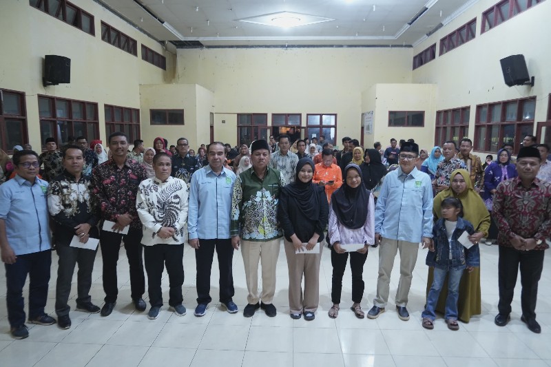 Kukuhkan Pengurus Kecamatan IKA UNRI, Bupati Kuansing Suhardiman Amby Sebut Kontribusi Alumni UNRI Sangat Signifikan